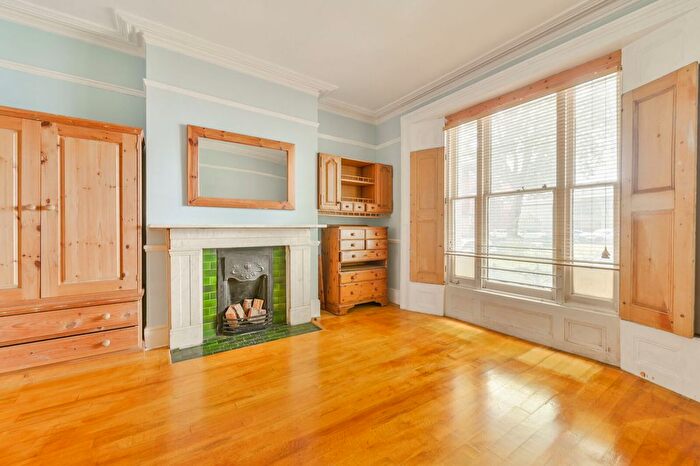 1 Bedroom Flat To Rent In Chiswick High Road, Gunnersbury, London, W4