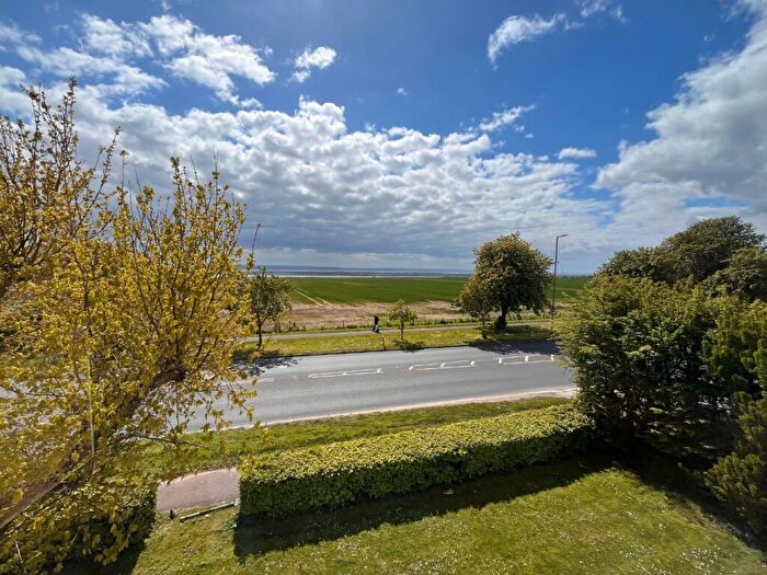 2 Bedroom Flat For Sale In Burnt Oak Lodge, London Road, Hadleigh, Essex, SS7