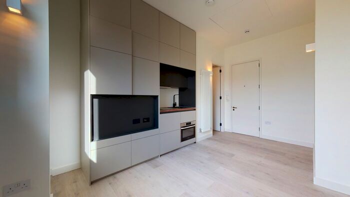 Studio To Rent In George Street, Luton, LU1