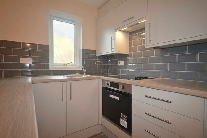 1 Bedroom Flat To Rent In Wallis Way, Horsham, RH13