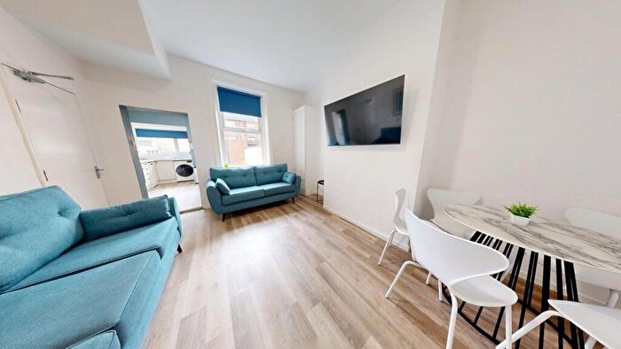 5 Bedroom House To Rent In Cardigan Terrace, NE6