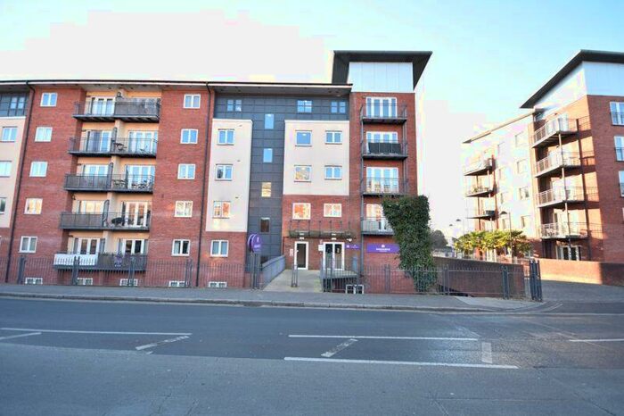 1 Bedroom Flat To Rent In New North Road, City Centre, Exeter, EX4