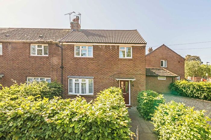 3 Bedroom Property To Rent In Buckingham Road, Richmond, TW10