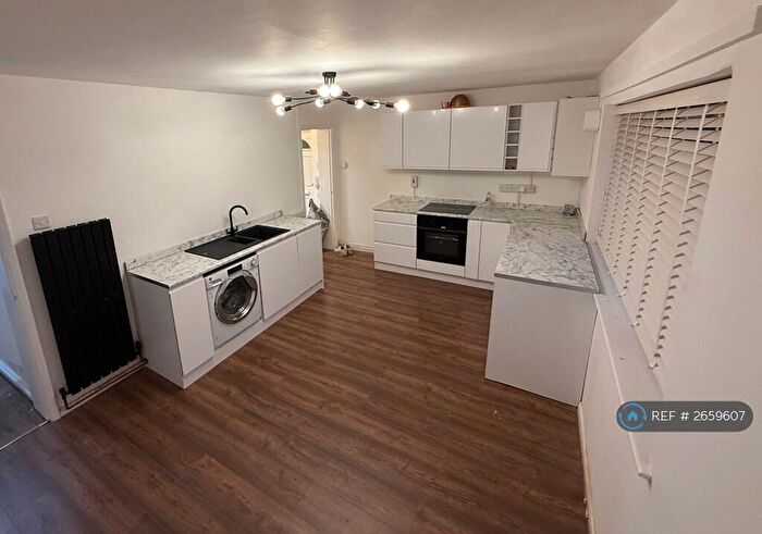 2 Bedroom Flat To Rent In Water Orton, Birmingham, B46