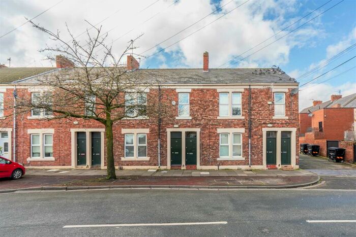 3 Bedroom Flat To Rent In Prospect Place, Fenham, NE4