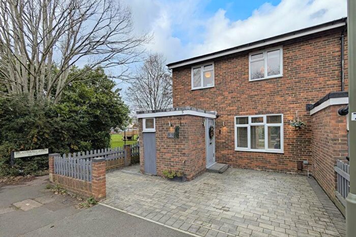 3 Bedroom End Of Terrace House To Rent In Addlestone, Surrey, KT15