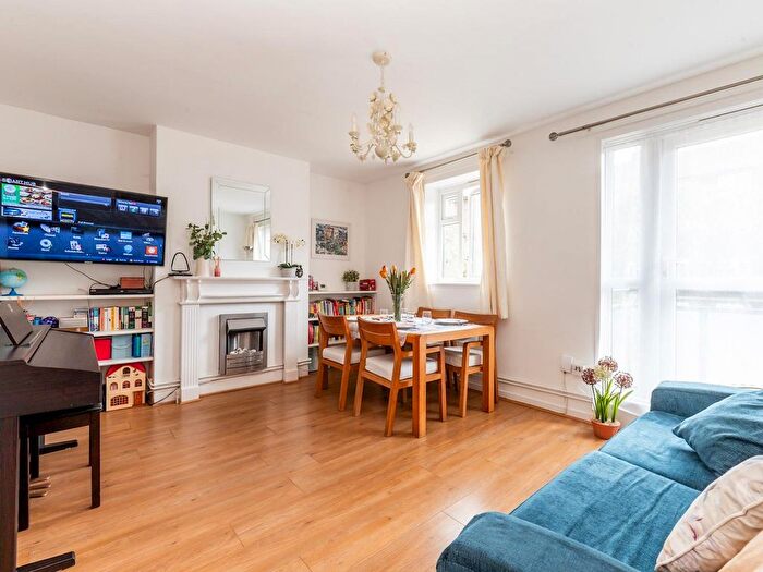 2 Bedroom Flat To Rent In Woolwich, SE18