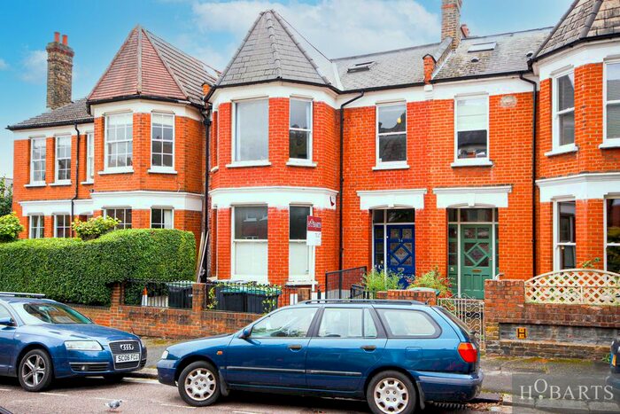 2 Bedroom Flat To Rent In Quernmore Road, Stroud Green, London, United Kingdom, N4