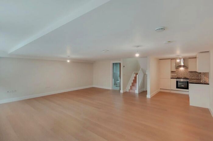 2 Bedroom Flat To Rent In Cameron Road, Seven Kings, IG3