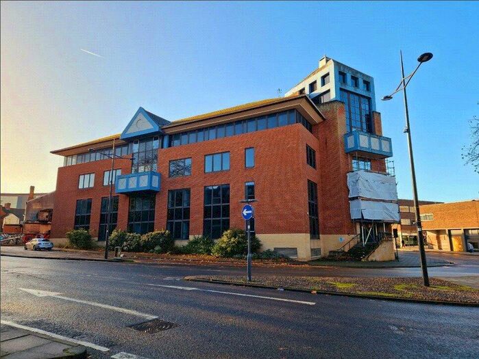 1 Bedroom Apartment To Rent In Kingsbridge Point, Swindon, Wiltshire, SN1