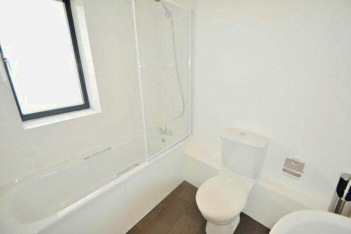 1 Bedroom Flat To Rent In Willow Court, Meadfield Road, Langley, Berkshire, SL3