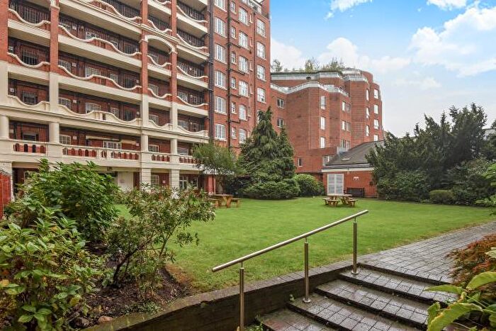 2 Bedroom Apartment For Sale In Grove End Road, London, NW8