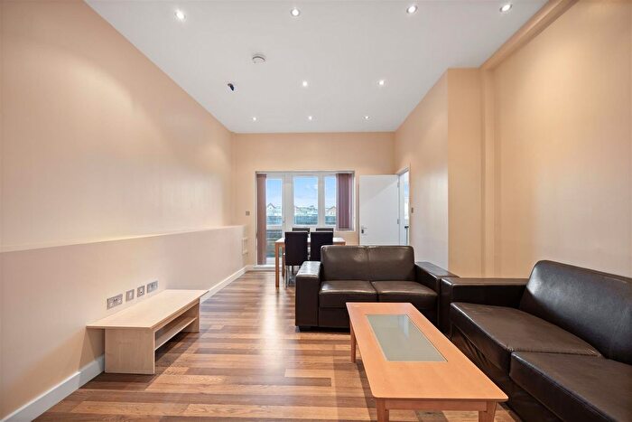 2 Bedroom Flat To Rent In Finchley Road, London, NW3