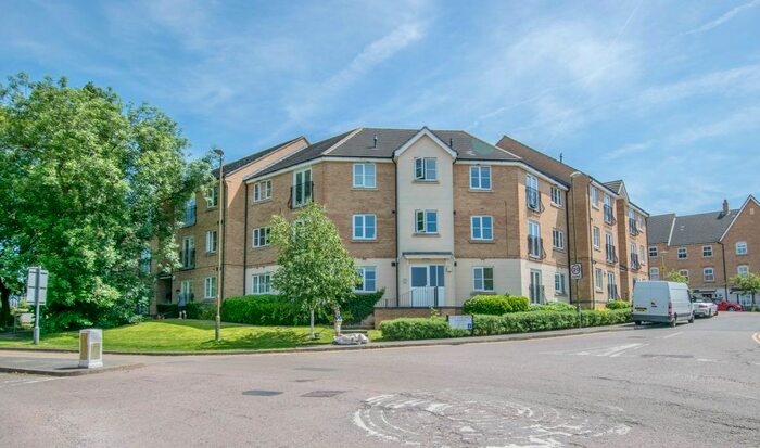 2 Bedroom Flat To Rent In Lady Margaret Gardens, Ware, SG12
