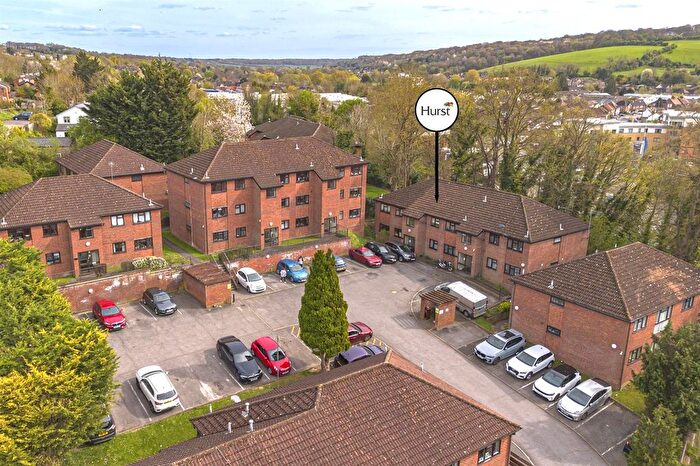 2 Bedroom Flat For Sale In Kaybridge Close, High Wycombe (Fully Refurbished), HP13