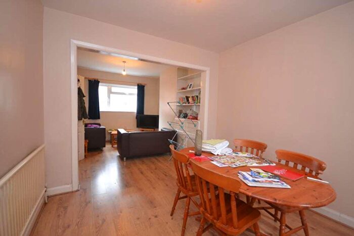 3 Bedroom House To Rent In Donnington Gardens, Erleigh Road, RG1
