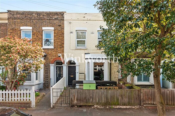 1 Bedroom Flat For Sale In Hanover Road, London, N15