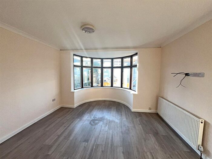 3 Bedroom Property To Rent In Vincent Gardens, Dollis Hill, NW2