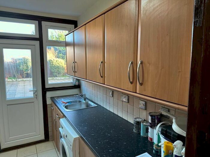 3 Bedroom Terraced House To Rent In Buxton Road, Ilford, IG2