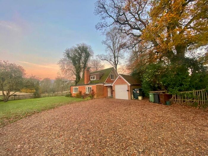 3 Bedroom Detached House To Rent In Rotherfield Greys, Henley On Thames, RG9