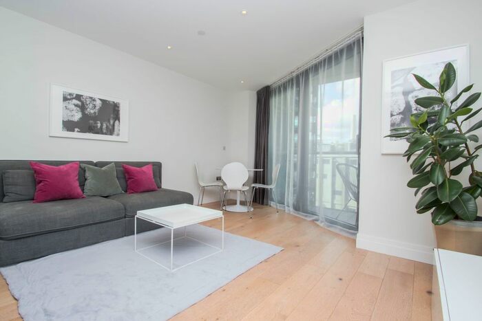 2 Bedroom Flat To Rent In Riverlight Quay, London, SW11