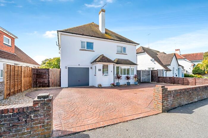 4 Bedroom Detached House For Sale In The Crescent, Felpham, Bognor Regis, PO22