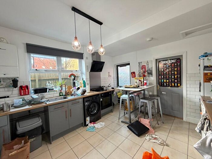 4 Bedroom End Of Terrace House To Rent In Paton Street, Leicester, LE3