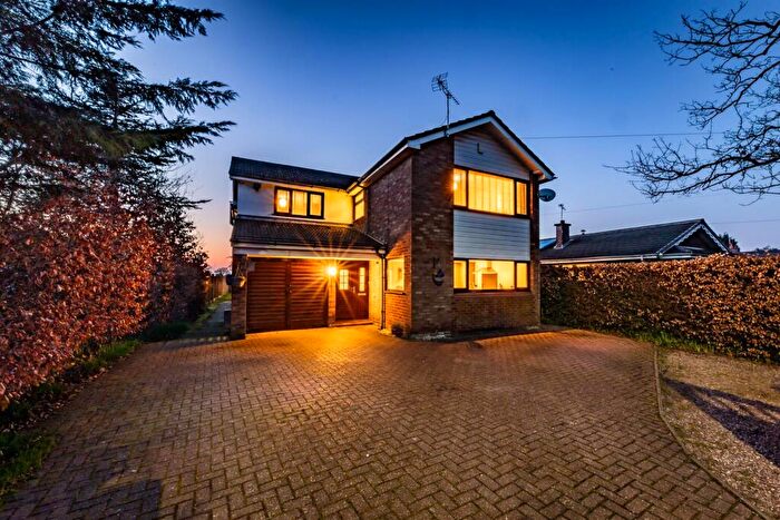 5 Bedroom Detached House For Sale In Orchard House - Common Lane, Lach Dennis, CW9