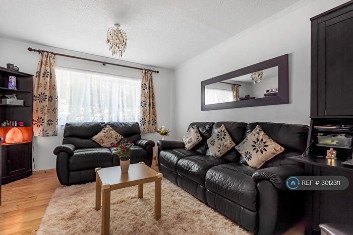 2 Bedroom Terraced House To Rent In Rupert Walk, Reading, RG1