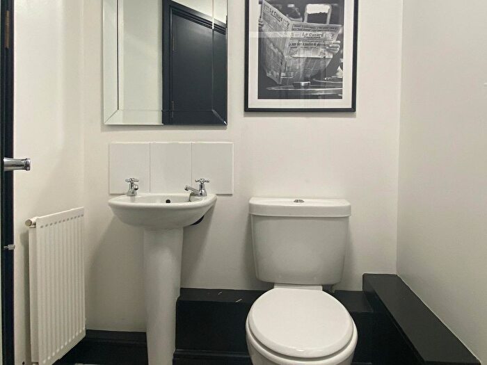 1 Bedroom Flat To Rent In Flat, The Rayner Building, - Portland Street, LN5