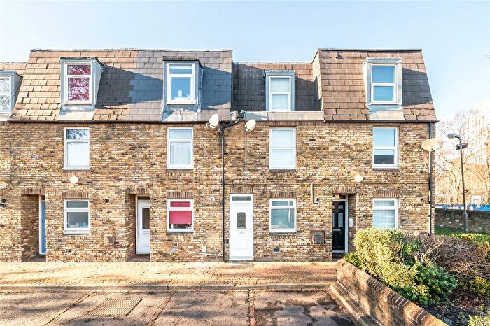 4 Bedroom Terraced House To Rent In Kenchester Close, London, SW8