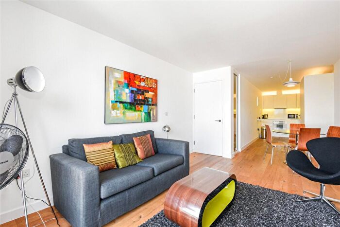 2 Bedroom Flat For Sale In Topham Street, London, EC1R