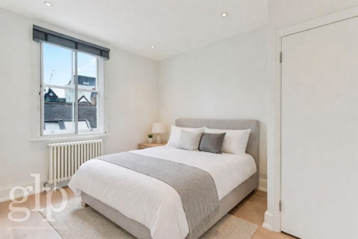 1 Bedroom Flat To Rent In Shaftesbury Avenue, Soho, W1D