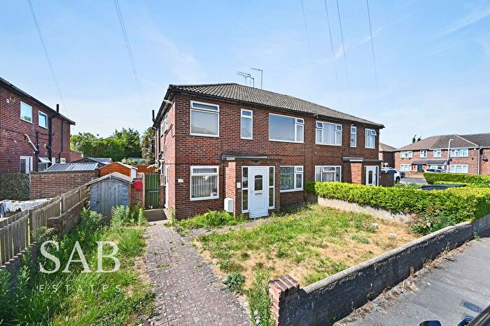 2 Bedroom Maisonette For Sale In Keats Close, Hayes, UB4