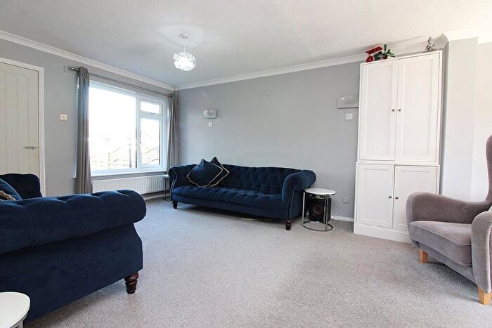 4 Bedroom Detached House For Sale In Astwick Road, Stotfold, Hitchin, SG5