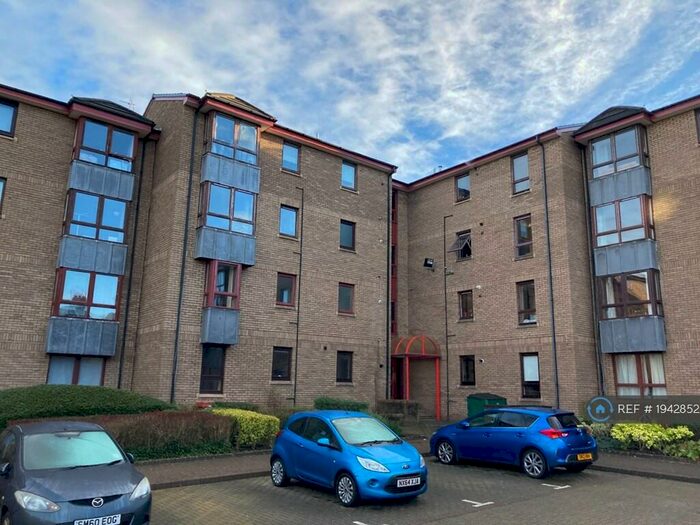 3 Bedroom Flat To Rent In Sienna Gardens, Edinburgh, EH9