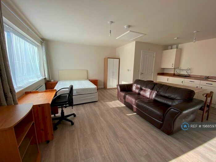 Studio To Rent In Britannia Walk, Trumpington, Cambridge, CB2