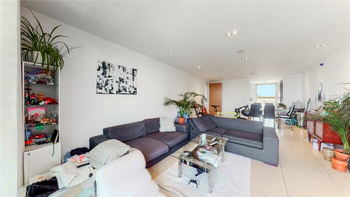 3 Bedroom Apartment To Rent In East Road, N1