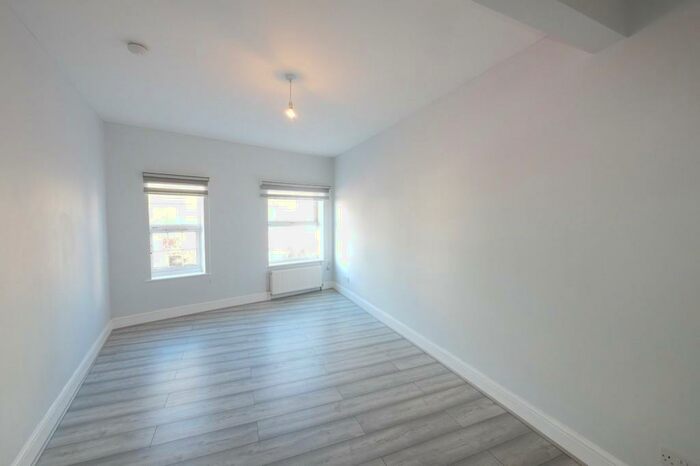 2 Bedroom Apartment To Rent In The Broadway, High Road, Wood Green, N22