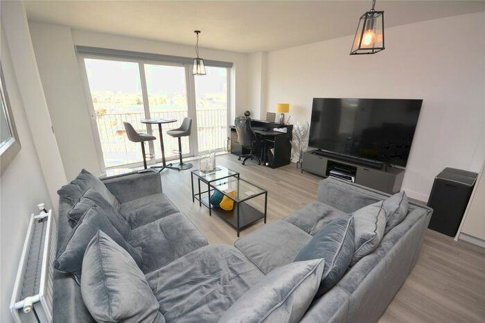 1 Bedroom Flat To Rent In Cunard Square, Chelmsford, CM1