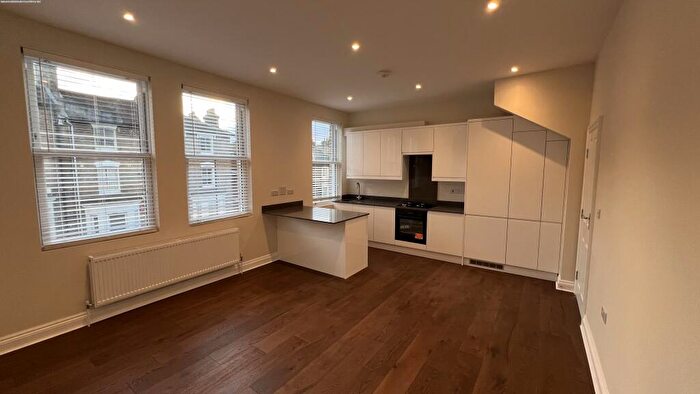 1 Bedroom Flat To Rent In B Limes Grove, London, SE13