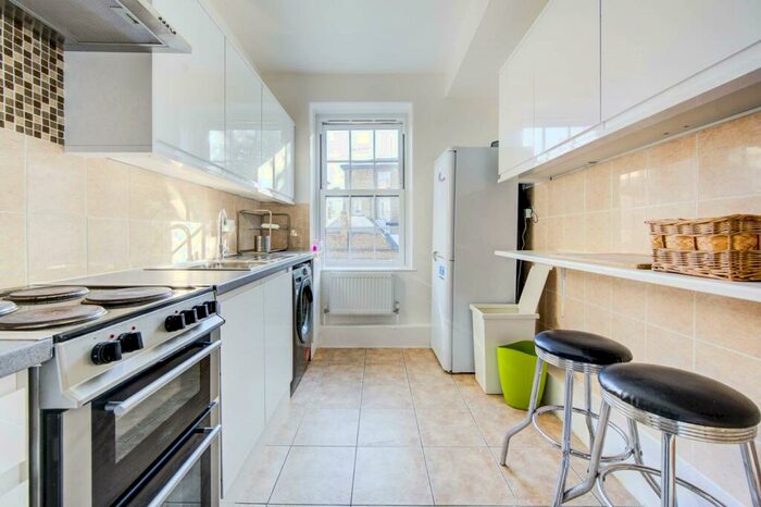 3 Bedroom Flat To Rent In Chelsea, Chelsea, London, SW10