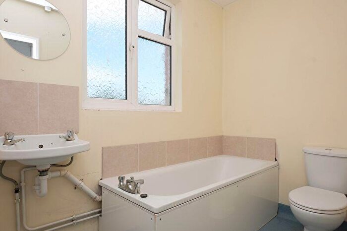 1 Bedroom Terraced House To Rent In Hollingbury Road, Brighton, BN1