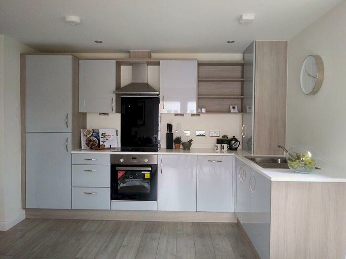 2 Bedroom Flat To Rent In Southend Road, Stanford-Le-Hope, SS17