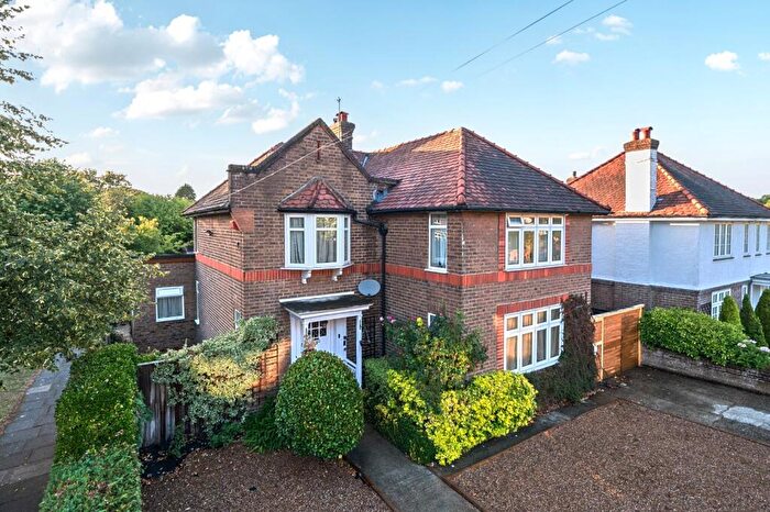 4 Bedroom Detached House For Sale In Broxbourne Road, Orpington, BR6