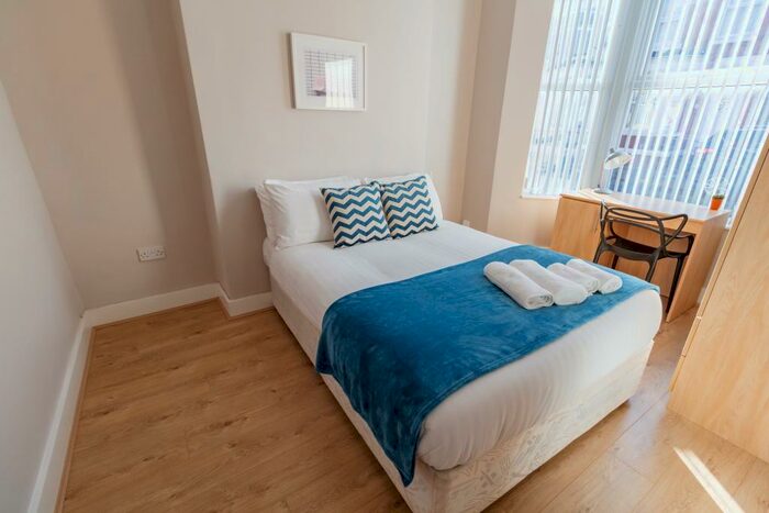 3 Bedroom Terraced House To Rent In Mansell Road, L6