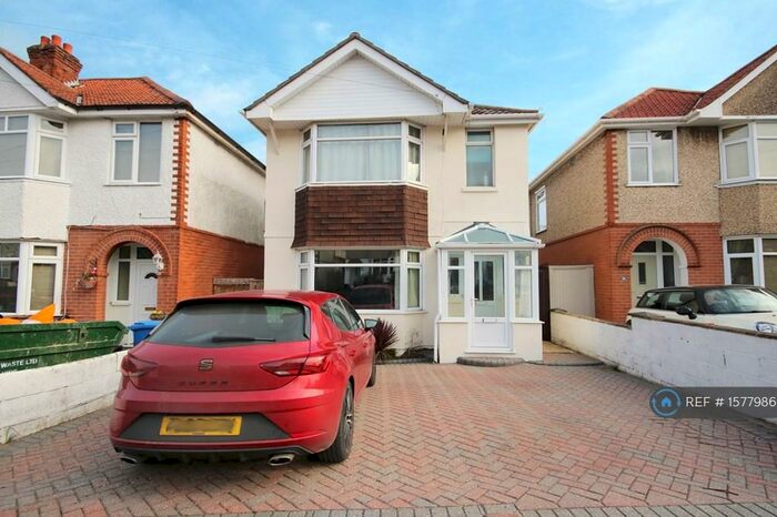 3 Bedroom Detached House To Rent In Sheringham Road, Poole, BH12