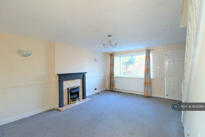 3 Bedroom Terraced House To Rent In Cleveland Close, Swinton, Manchester, M27