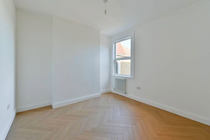 2 Bedroom Flat For Sale In Moyser Road, Furzedown, London, SW16