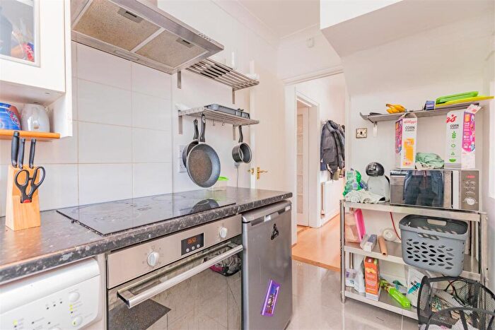 6 Bedroom House To Rent In Hubert Road, Selly Oak, Birmingham, West Midlands, B29